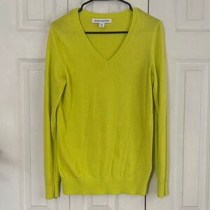 Amazon Essentials Women's V-Neck Sweater